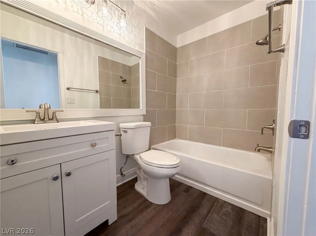 6212 Warm River, Las Vegas, NV 89108