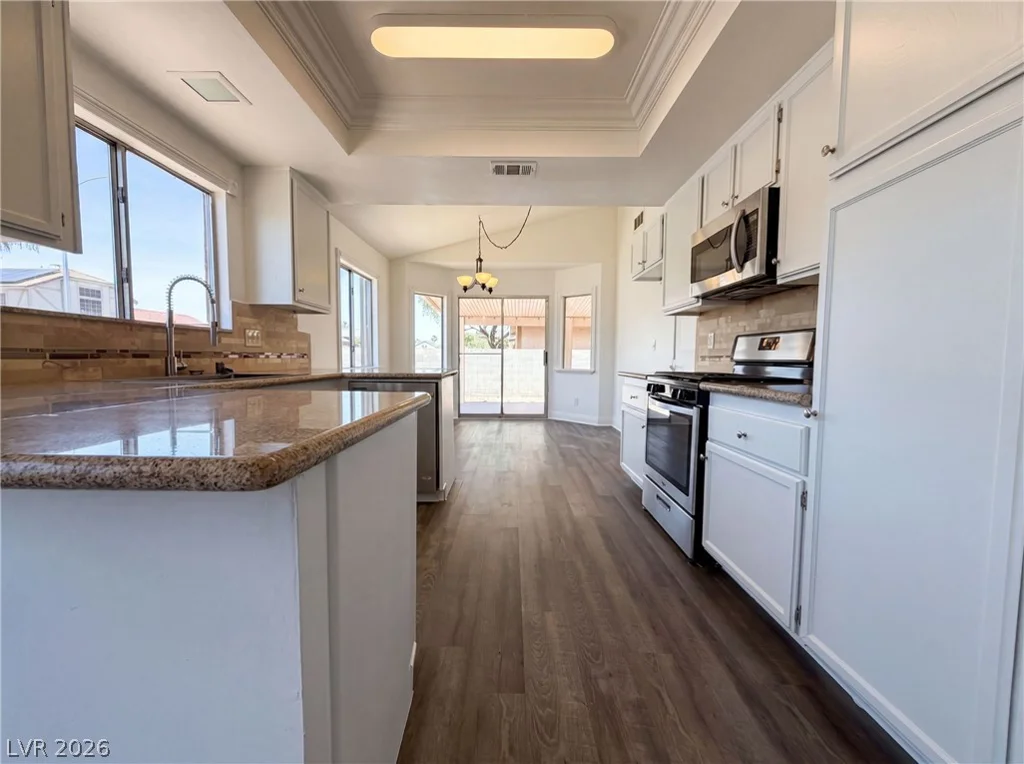 6212 Warm River, Las Vegas, NV 89108