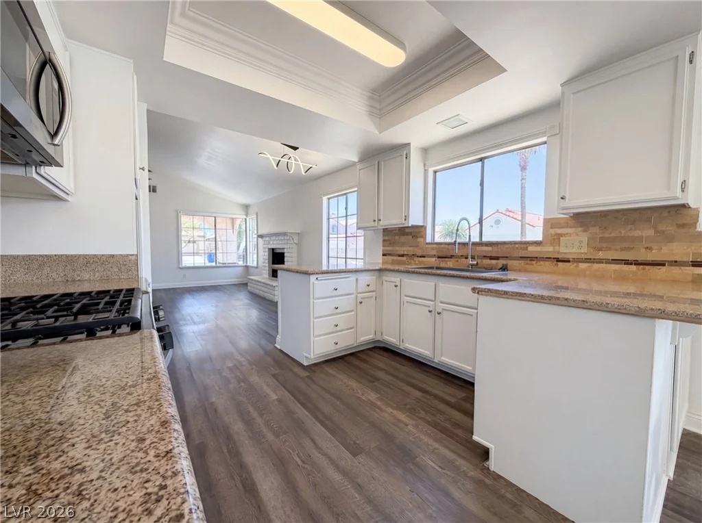 6212 Warm River, Las Vegas, NV 89108