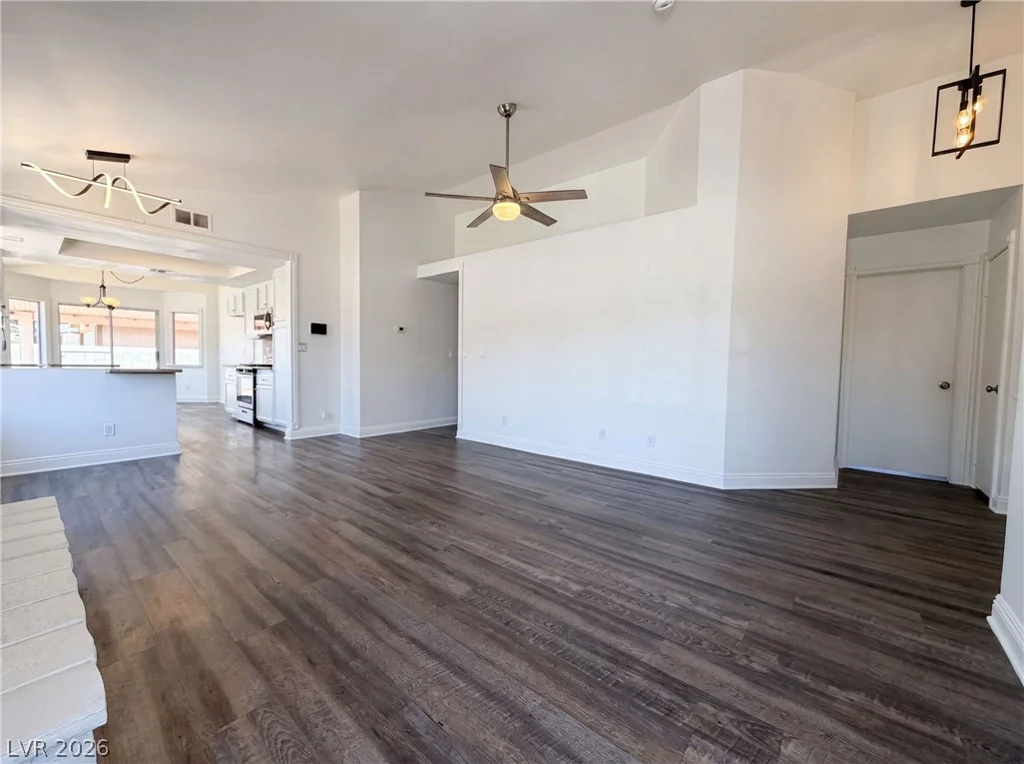 6212 Warm River, Las Vegas, NV 89108