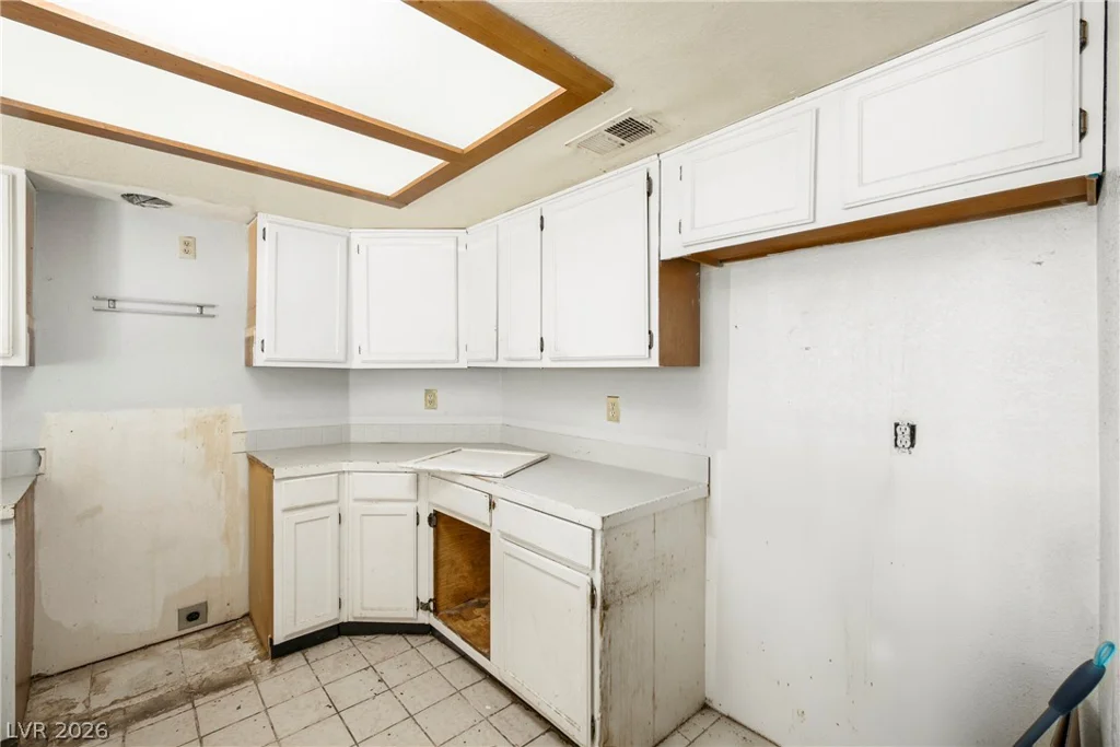 6250 Flamingo, Las Vegas, NV 89103