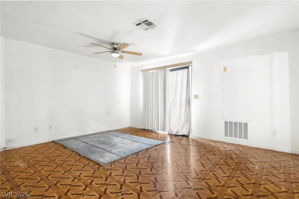 6250 Flamingo, Las Vegas, NV 89103