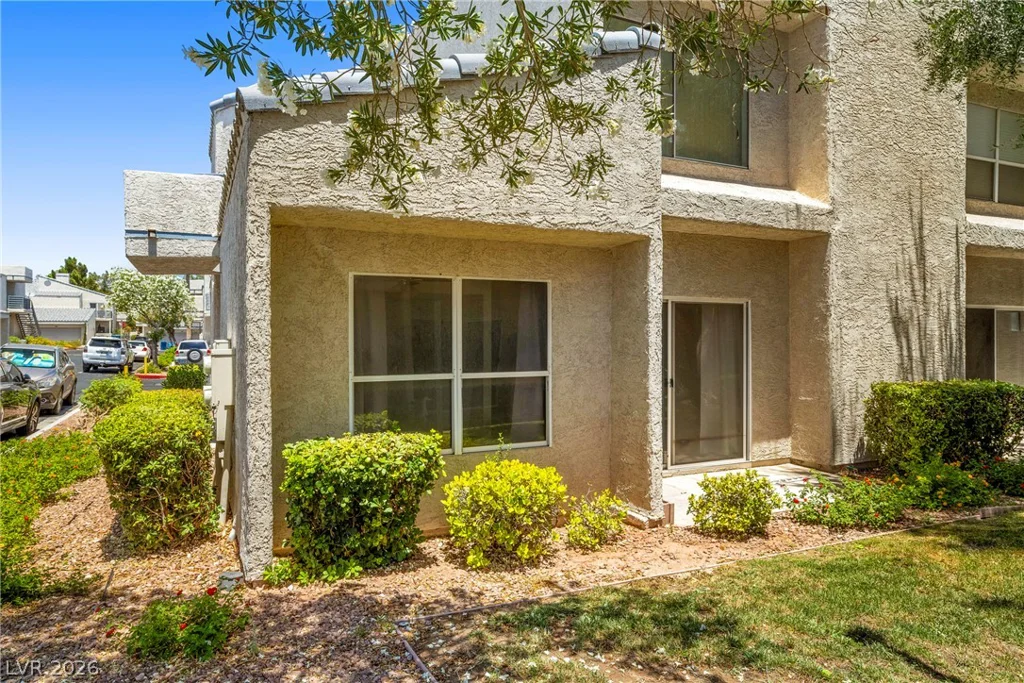 6250 Flamingo, Las Vegas, NV 89103