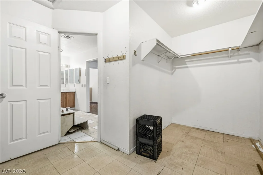 6250 Flamingo, Las Vegas, NV 89103