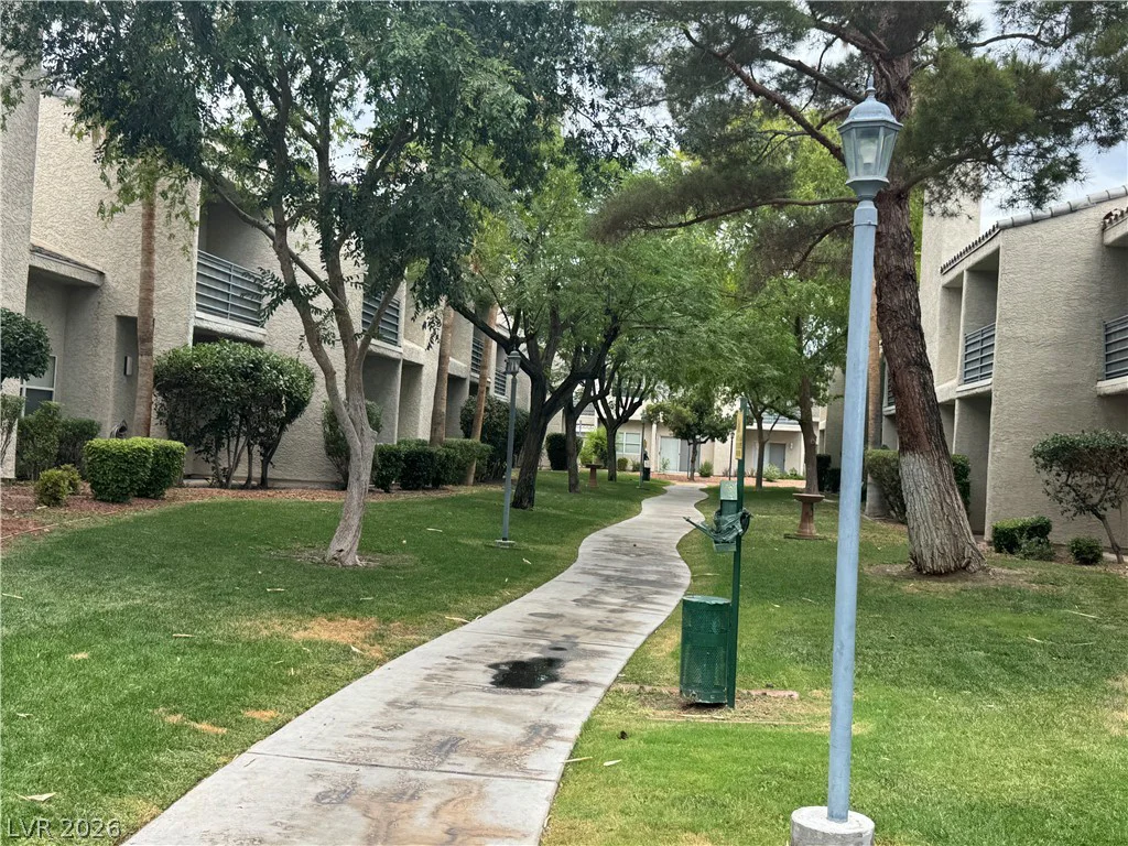 6250 Flamingo, Las Vegas, NV 89103