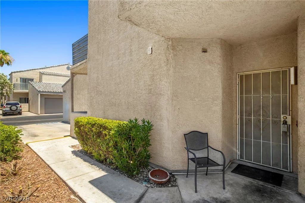6250 Flamingo, Las Vegas, NV 89103