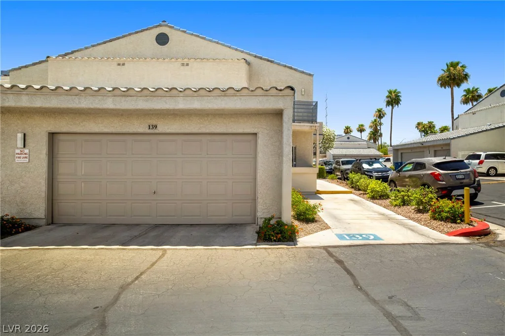 6250 Flamingo, Las Vegas, NV 89103