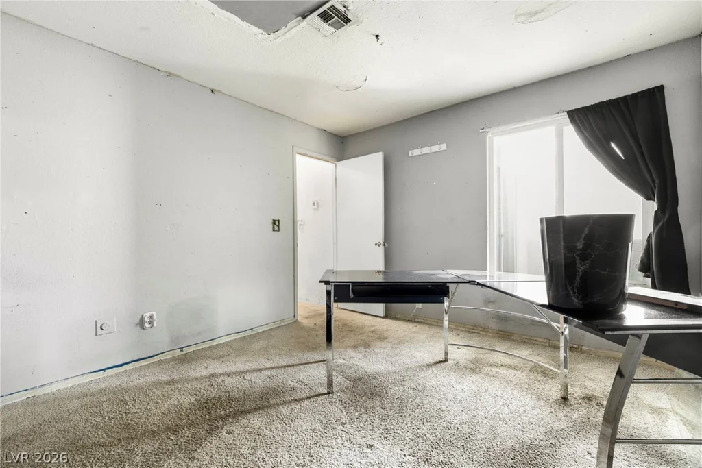 6250 Flamingo, Las Vegas, NV 89103