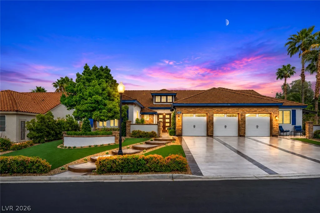 1516 Castle Wall, Las Vegas, NV 89117