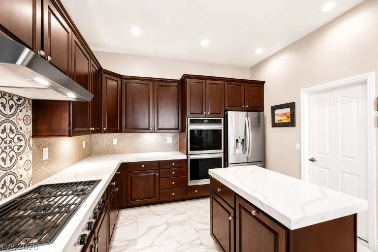 1516 Castle Wall, Las Vegas, NV 89117