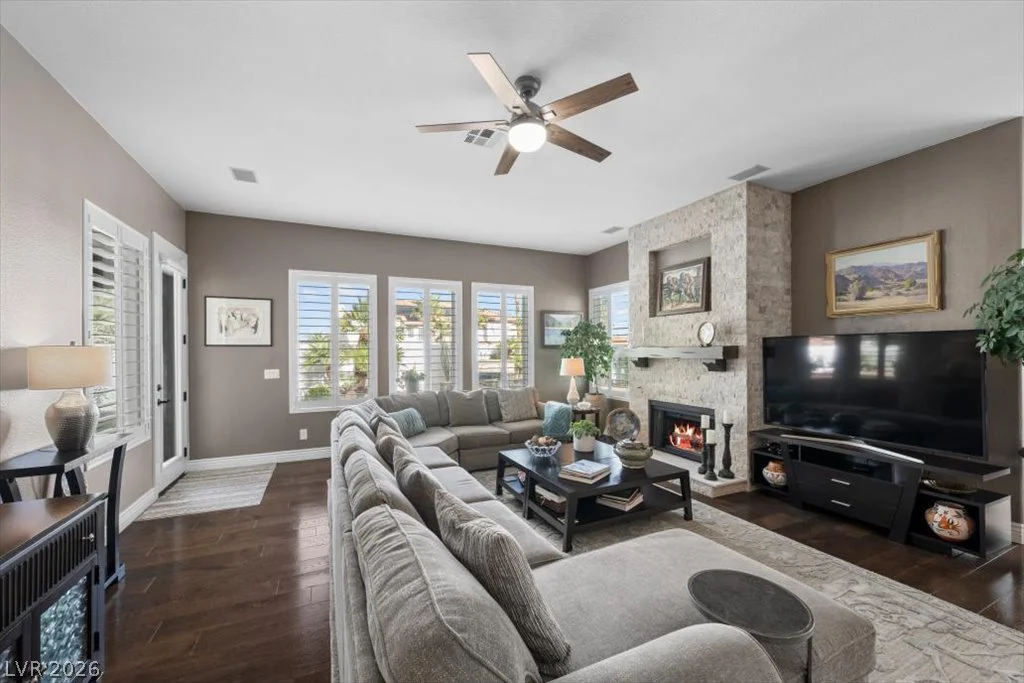 1516 Castle Wall, Las Vegas, NV 89117