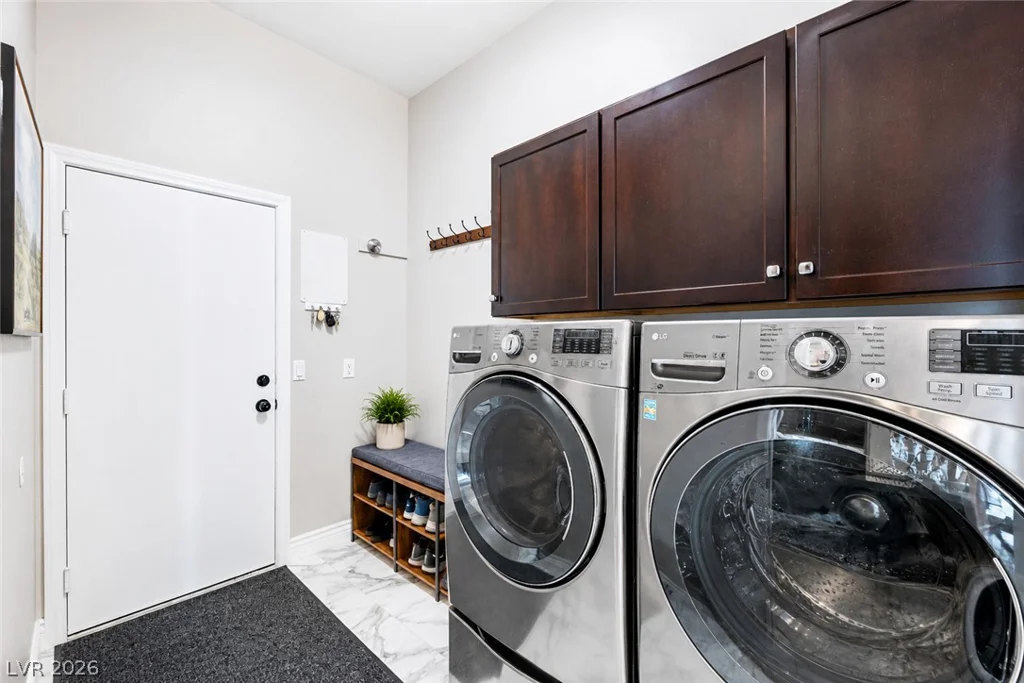 1516 Castle Wall, Las Vegas, NV 89117