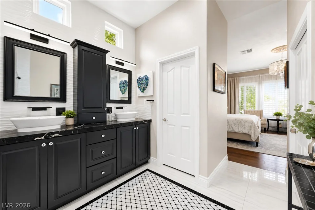 1516 Castle Wall, Las Vegas, NV 89117