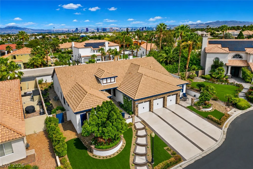 1516 Castle Wall, Las Vegas, NV 89117