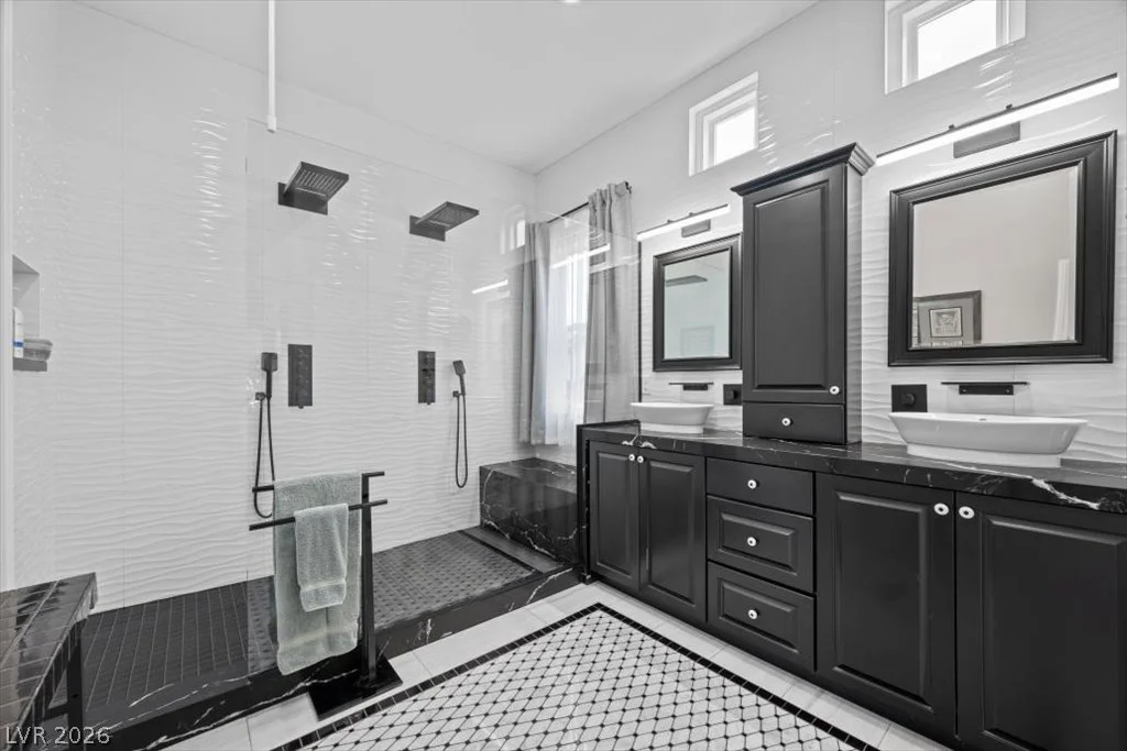 1516 Castle Wall, Las Vegas, NV 89117
