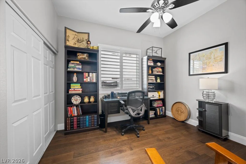 1516 Castle Wall, Las Vegas, NV 89117