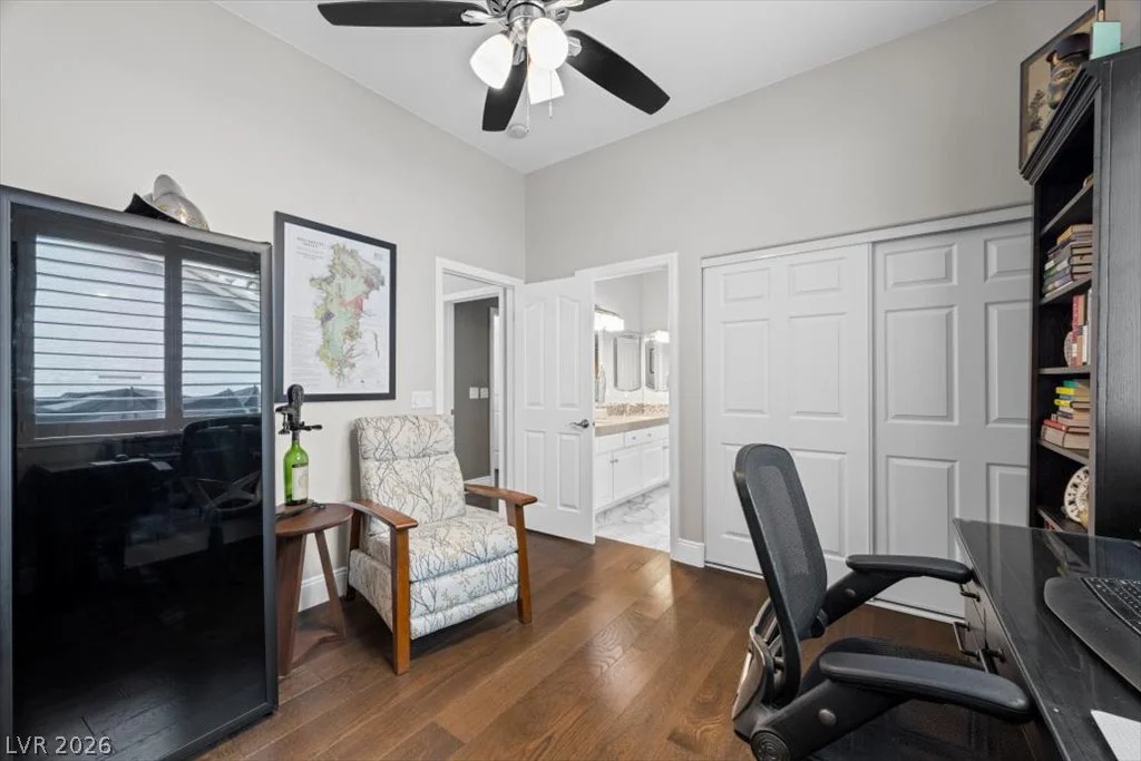 1516 Castle Wall, Las Vegas, NV 89117