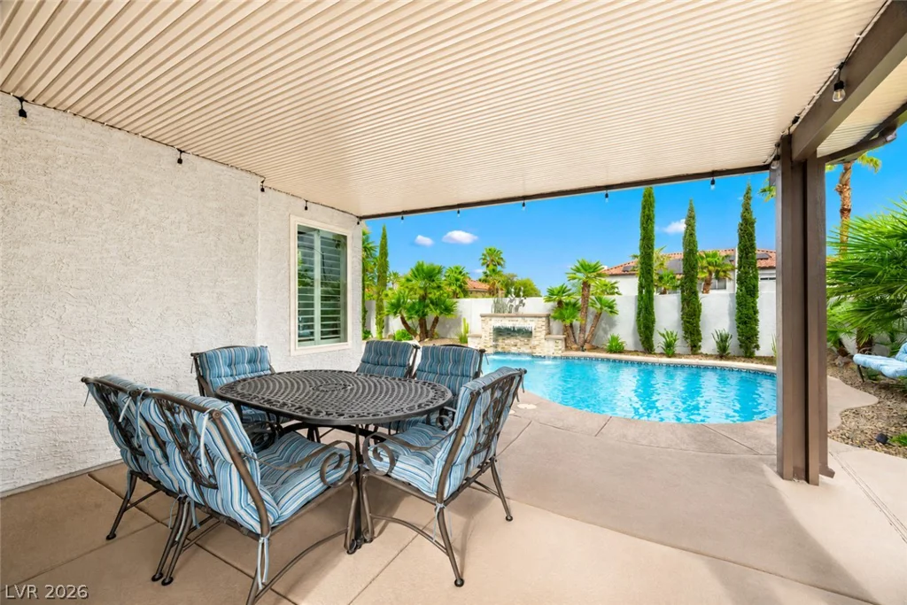 1516 Castle Wall, Las Vegas, NV 89117