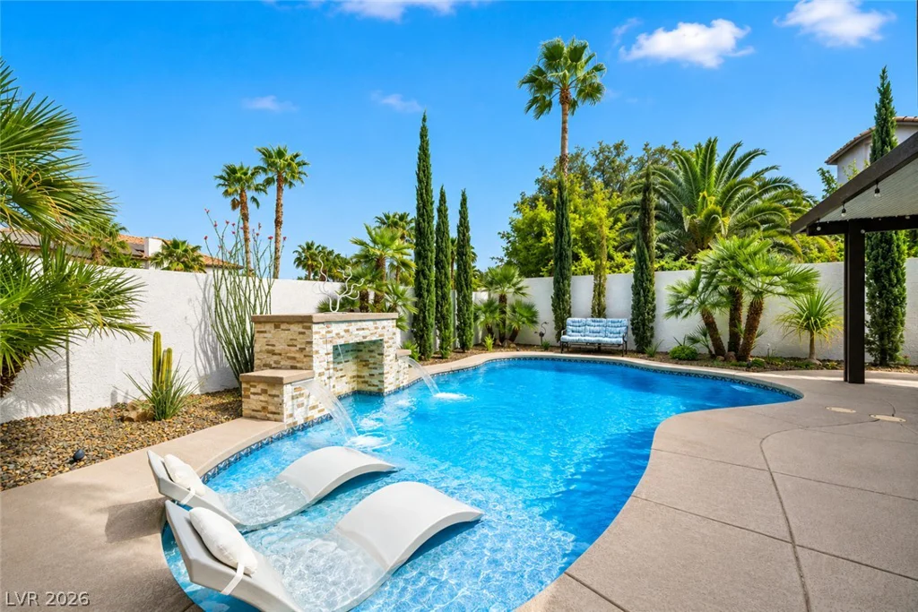 1516 Castle Wall, Las Vegas, NV 89117