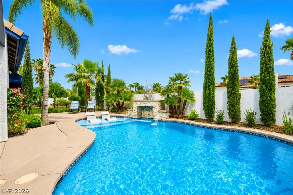 1516 Castle Wall, Las Vegas, NV 89117