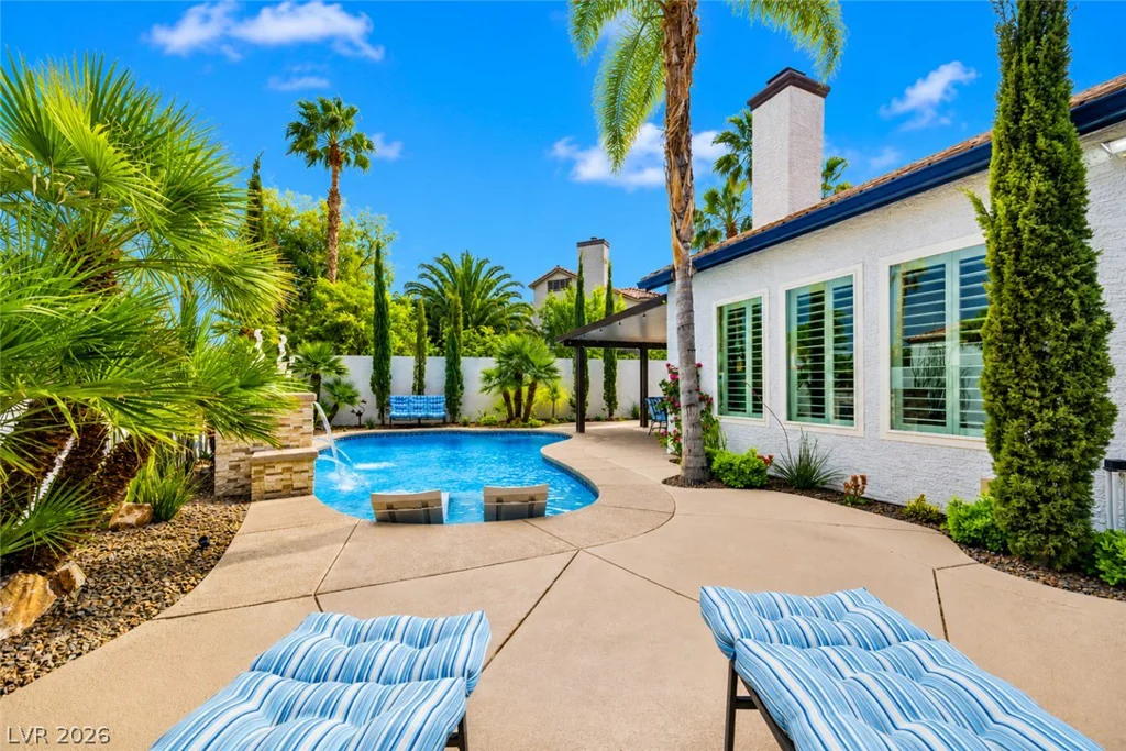1516 Castle Wall, Las Vegas, NV 89117