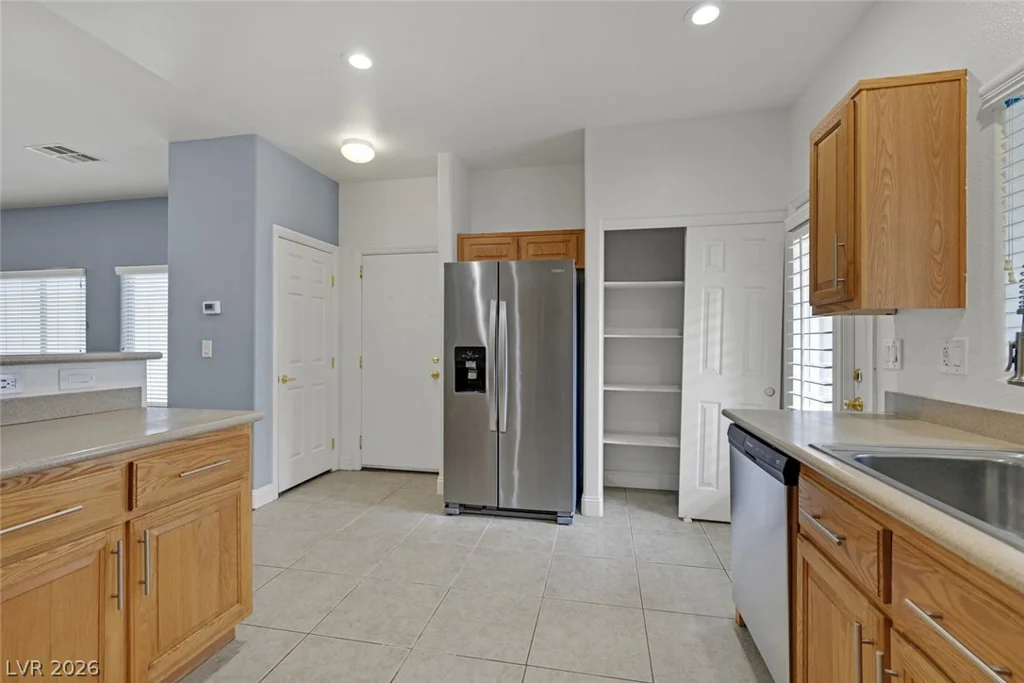 1755 Little Crow, Las Vegas, NV 89123