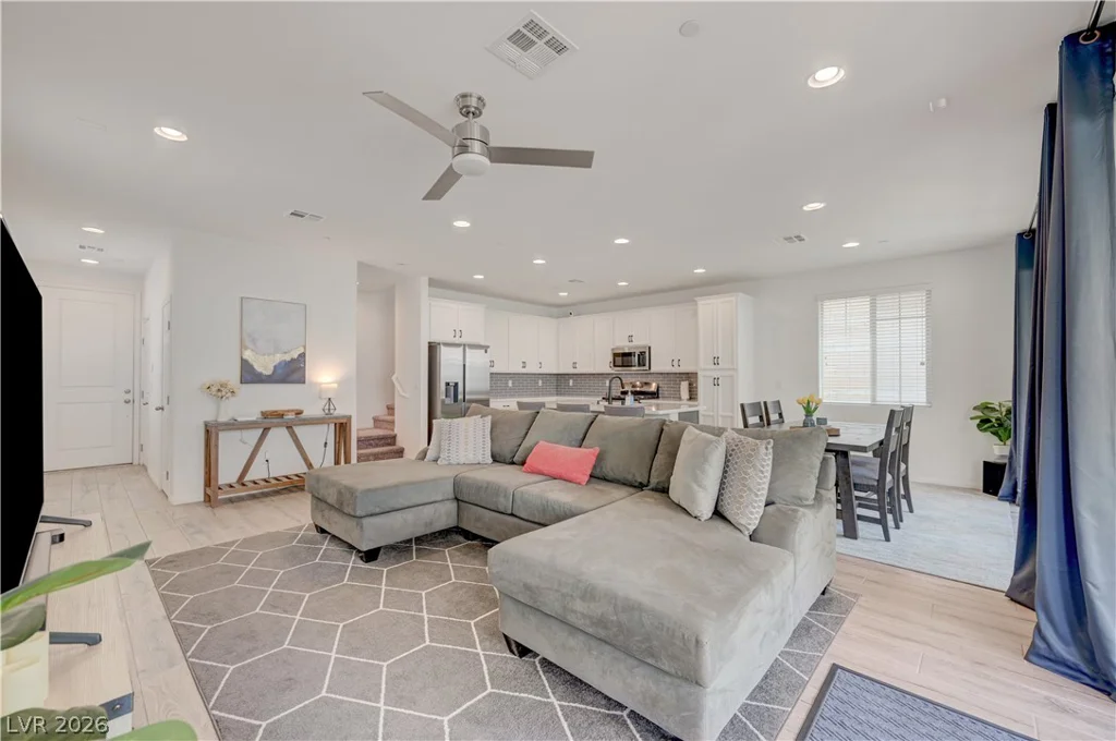 81 Moon Hill, Henderson, NV 89011