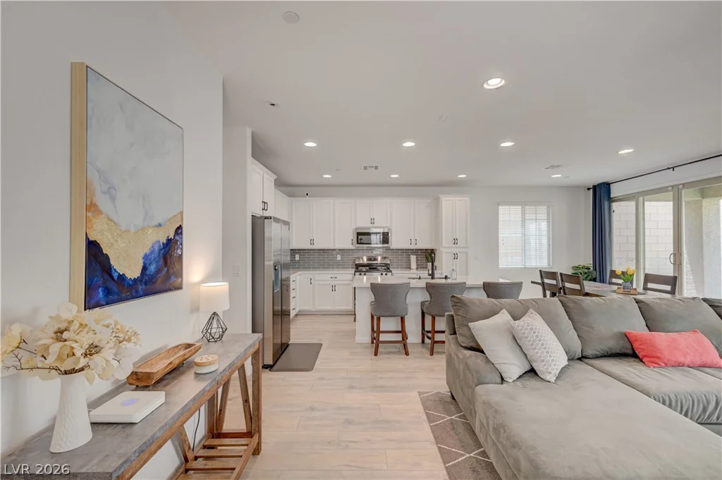 81 Moon Hill, Henderson, NV 89011