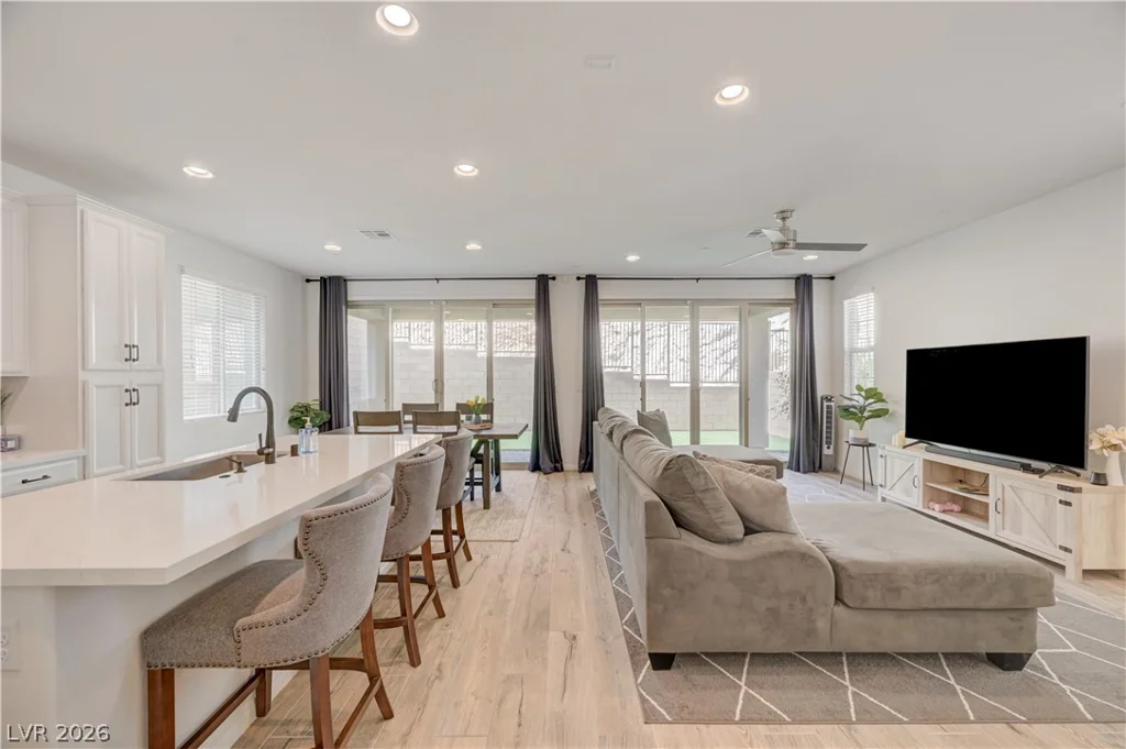 81 Moon Hill, Henderson, NV 89011