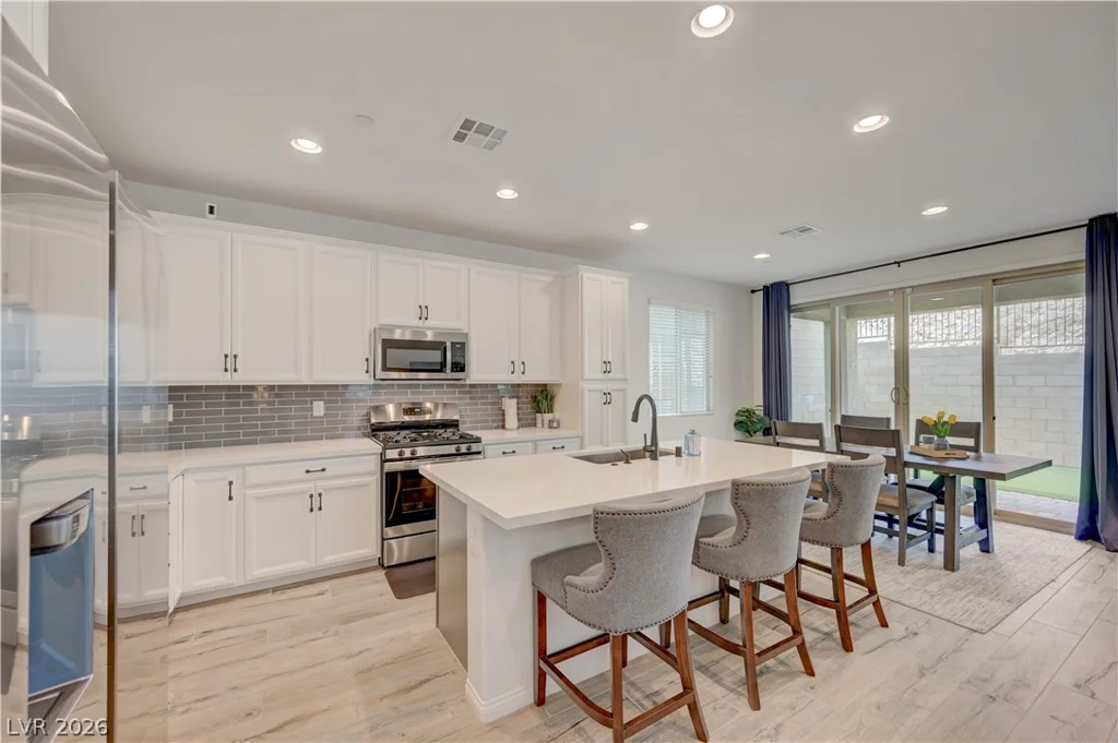 81 Moon Hill, Henderson, NV 89011