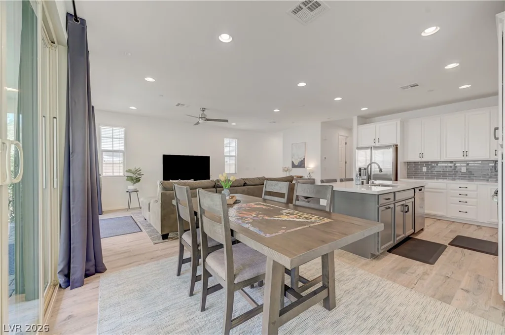 81 Moon Hill, Henderson, NV 89011