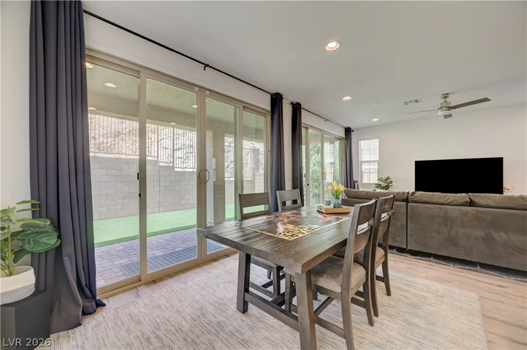 81 Moon Hill, Henderson, NV 89011