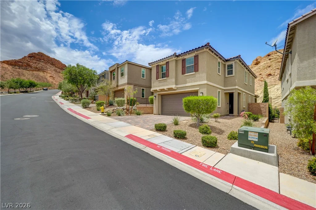 81 Moon Hill, Henderson, NV 89011
