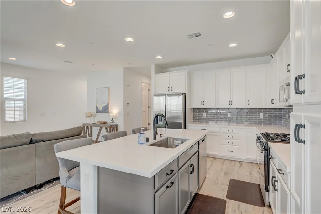 81 Moon Hill, Henderson, NV 89011