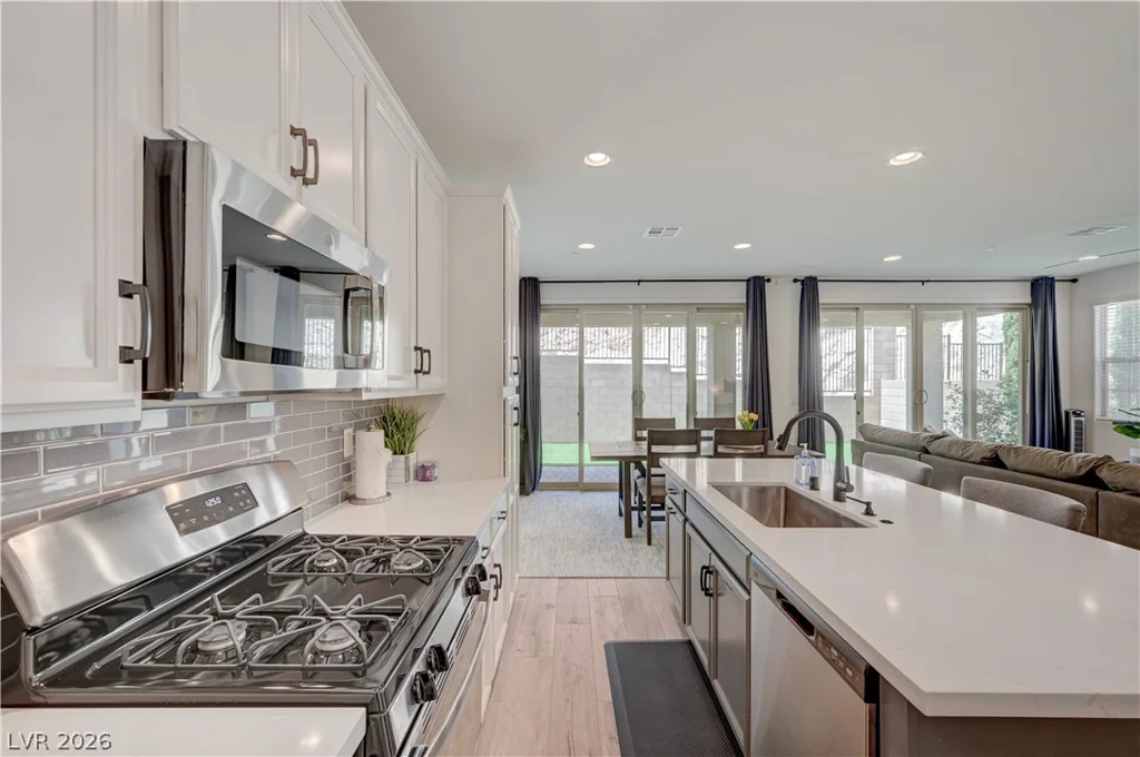 81 Moon Hill, Henderson, NV 89011