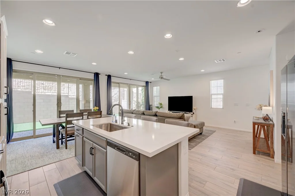 81 Moon Hill, Henderson, NV 89011