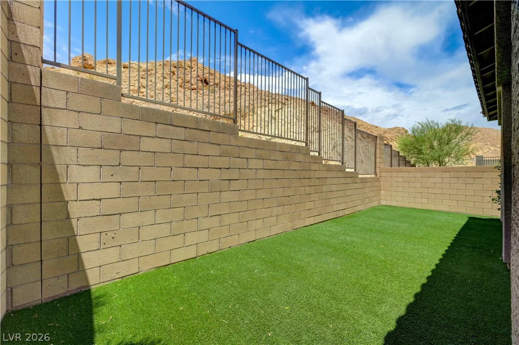 81 Moon Hill, Henderson, NV 89011