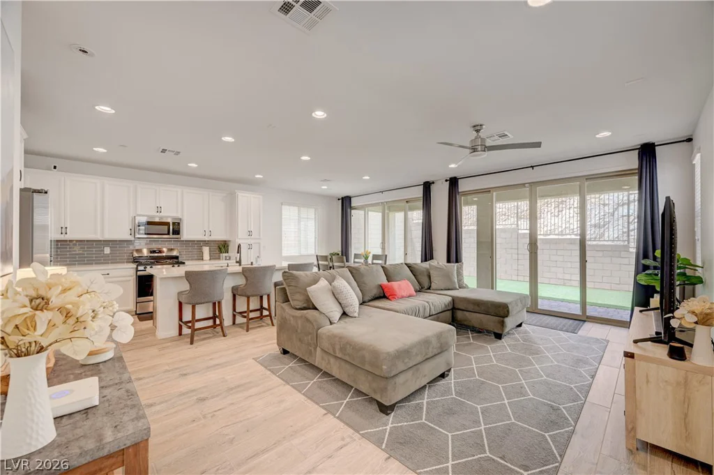 81 Moon Hill, Henderson, NV 89011