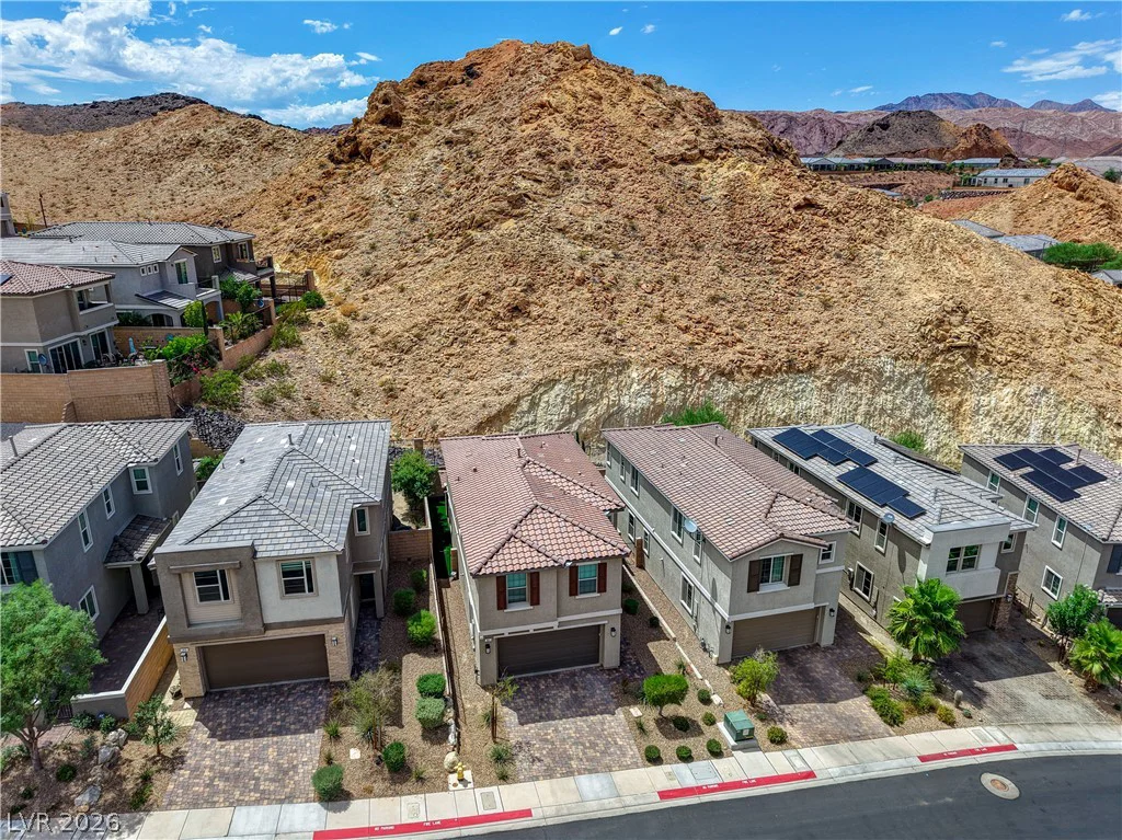 81 Moon Hill, Henderson, NV 89011
