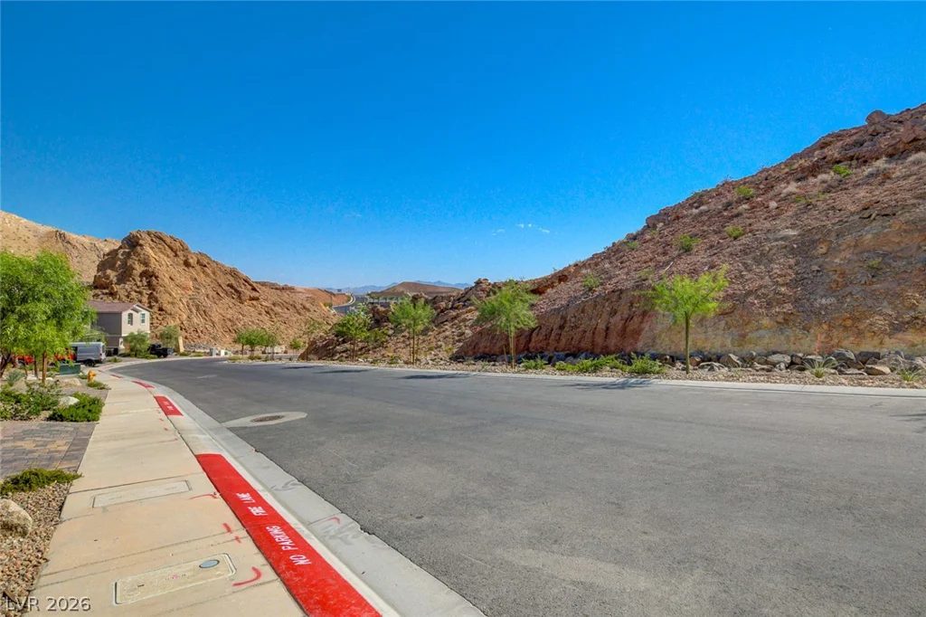81 Moon Hill, Henderson, NV 89011