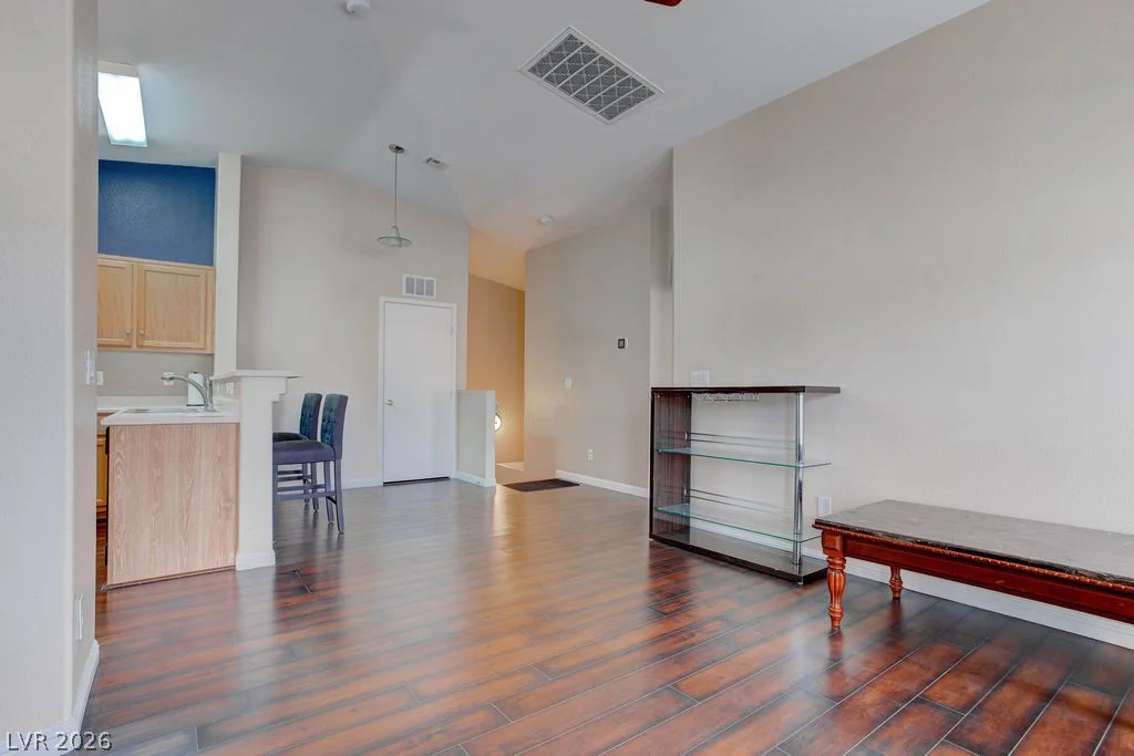 3031 Errol Flynn, Las Vegas, NV 89122