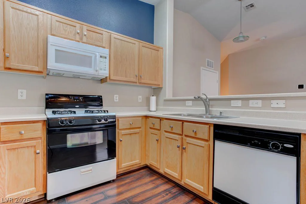 3031 Errol Flynn, Las Vegas, NV 89122