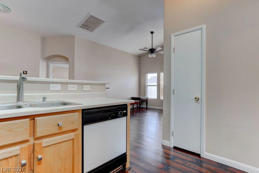 3031 Errol Flynn, Las Vegas, NV 89122