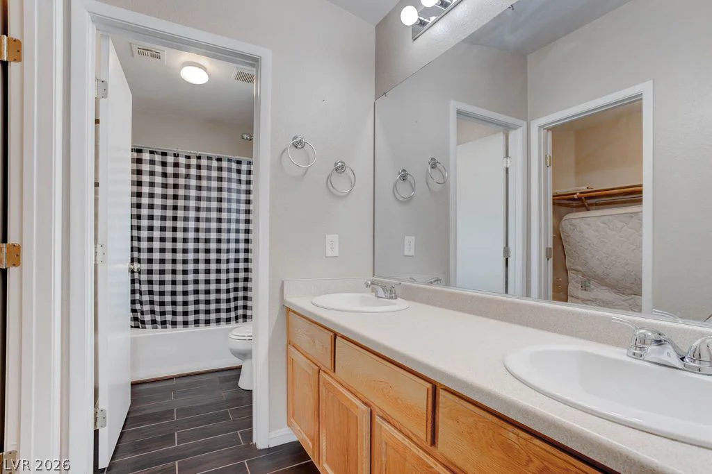 3031 Errol Flynn, Las Vegas, NV 89122