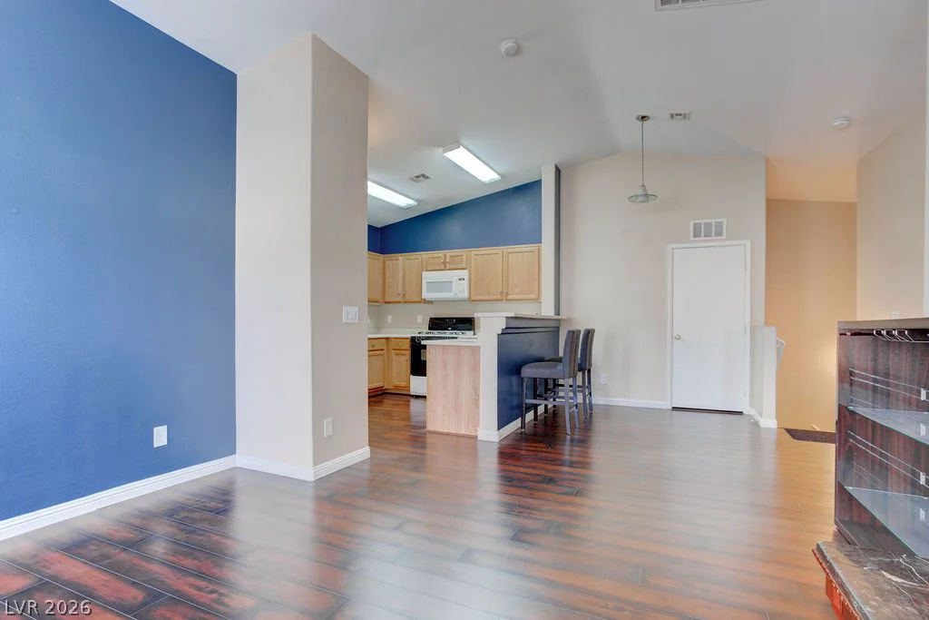 3031 Errol Flynn, Las Vegas, NV 89122