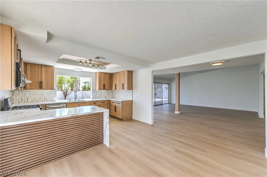 5028 Meadow Grove, Las Vegas, NV 89120