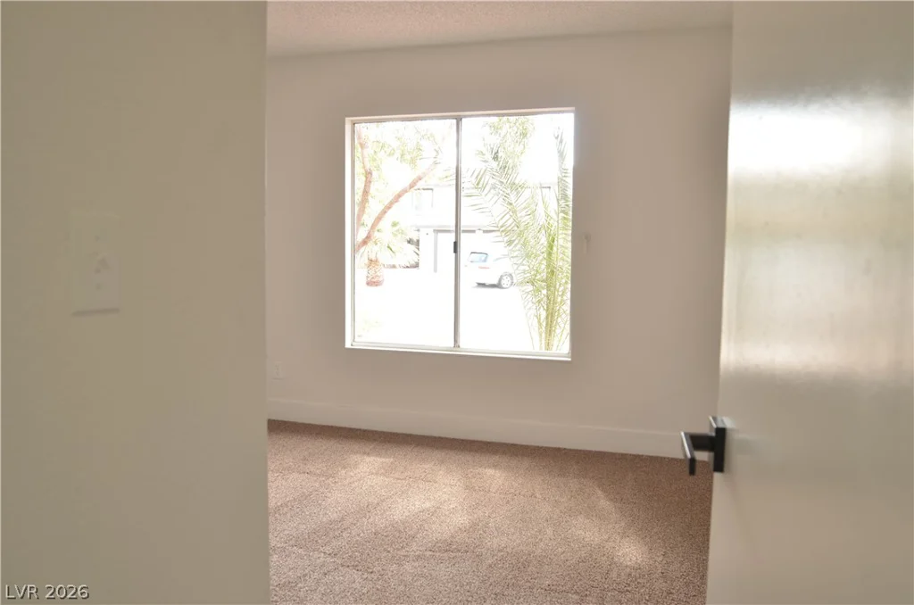 5028 Meadow Grove, Las Vegas, NV 89120