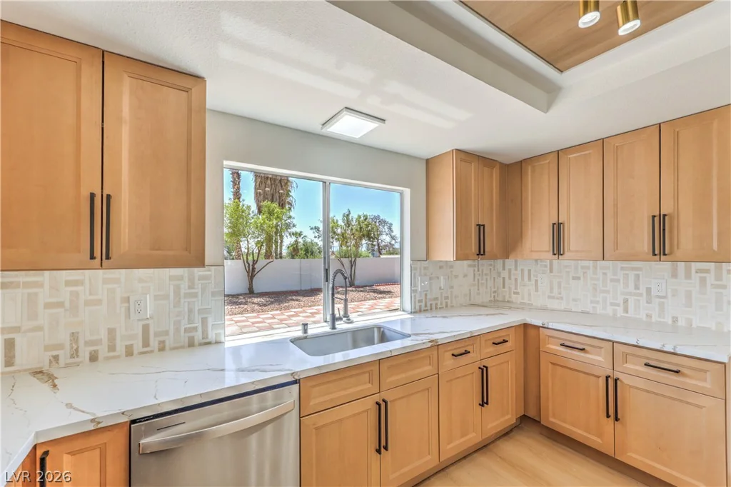 5028 Meadow Grove, Las Vegas, NV 89120