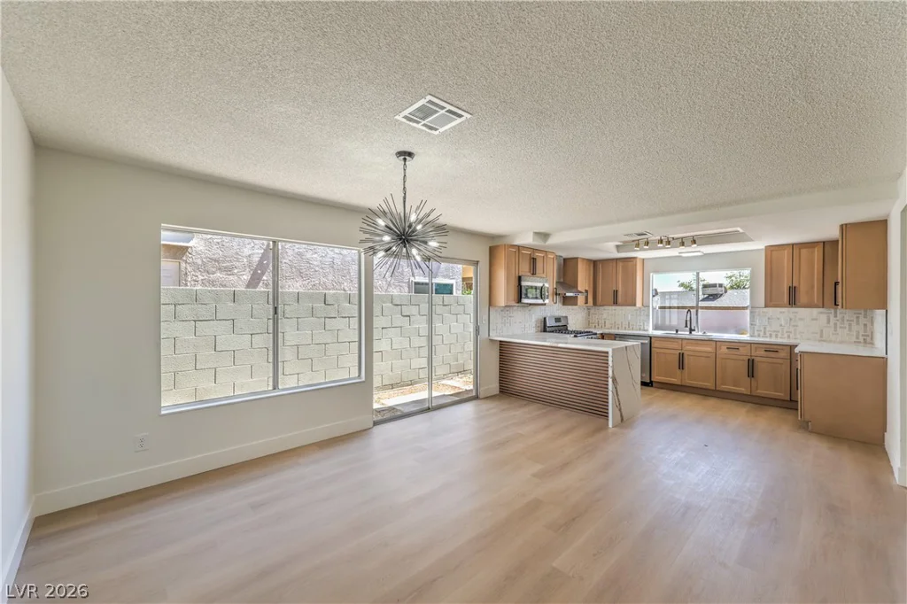 5028 Meadow Grove, Las Vegas, NV 89120