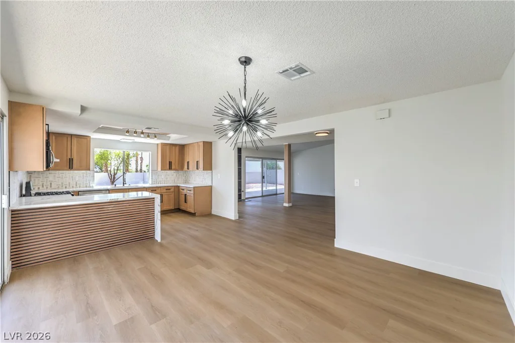 5028 Meadow Grove, Las Vegas, NV 89120